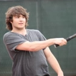 Tom Nesbitt Photo 24