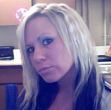 Carla Jones Photo 38