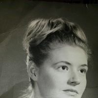 Valerie Chamberlain Photo 27