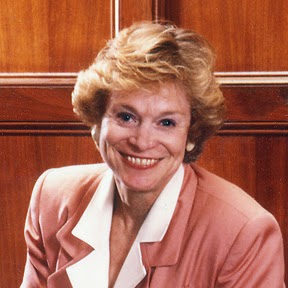 Suzanne Tucker Photo 40