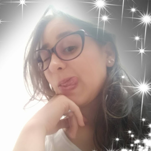 Kelly Garcia Photo 8
