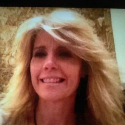 Michelle Merrill Photo 30