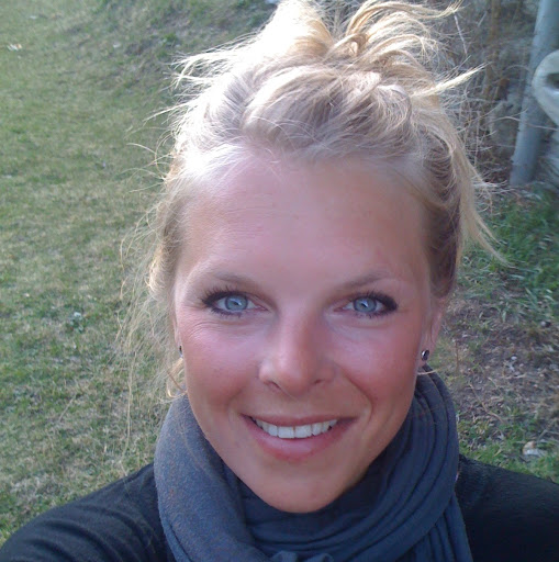 Amelia Stone Photo 7