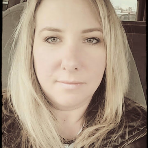 Samantha Robbins Photo 19