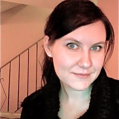 Danielle Dwyer Photo 17