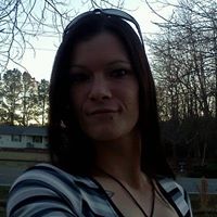 April Betts Photo 20
