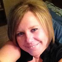 Ellen Thompson Photo 33