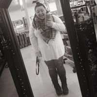 Emily Armstrong Photo 12