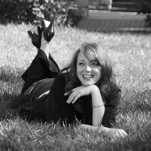 Krista Thompson Photo 35