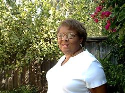 Lottie Williams Photo 28
