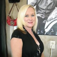 Angela Whaley Photo 18