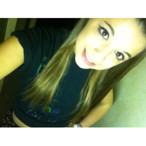 Victoria Mcdonald Photo 10