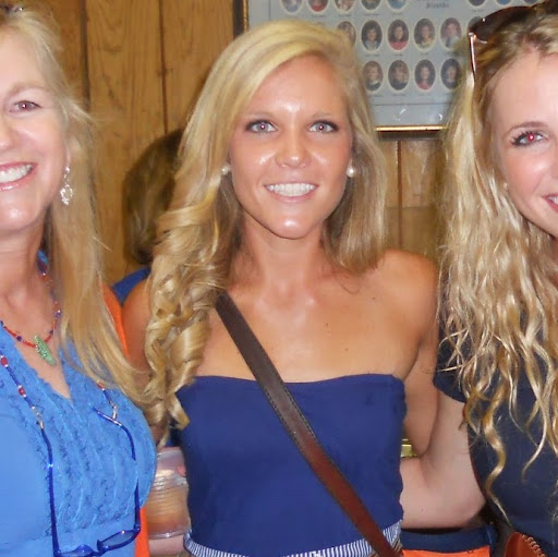 Caroline Sanders Photo 27