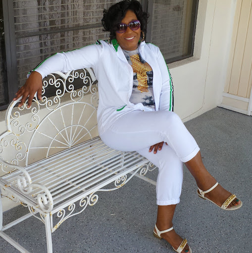 Carol Richards Photo 33