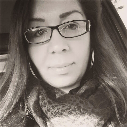 Elizabeth Davalos Photo 4