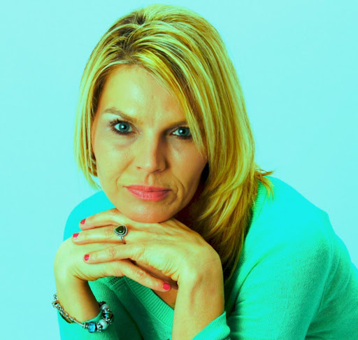 Paula Hall Photo 32