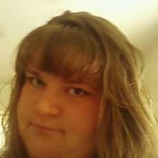 Laura Harris Photo 20