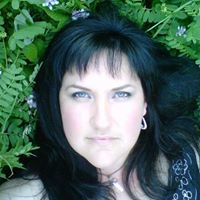 Vikki Bell Photo 21