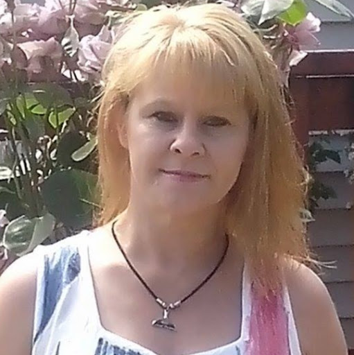 Julie Isaacson Photo 18