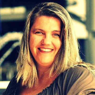 Jennifer Adams Photo 34