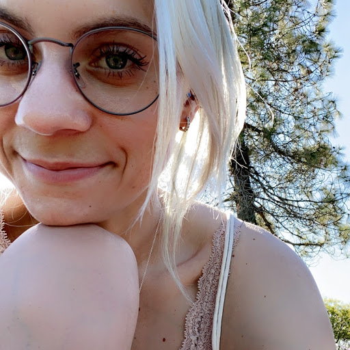 Julia Dunlap Photo 37