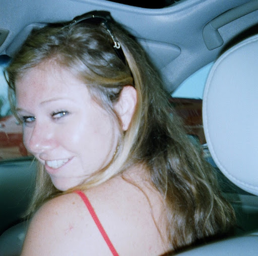 Elizabeth Snow Photo 34