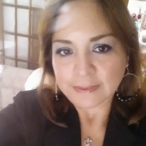 Ana Cisneros Photo 25