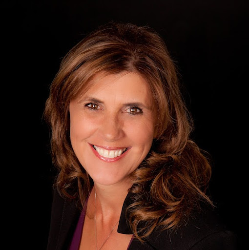 Leanne Walker Photo 35