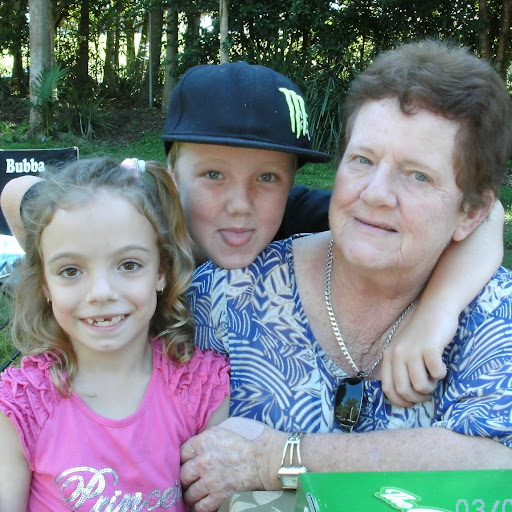 Lois Simpson Photo 32