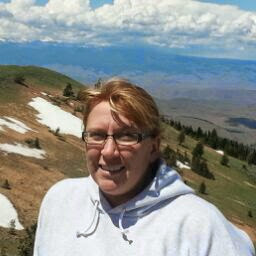 Stephanie Delong Photo 14