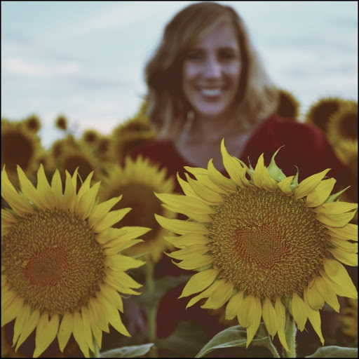 Sara Schaefer Photo 22