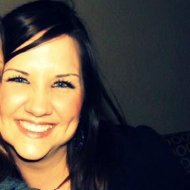 Lindsey Sutton Photo 15