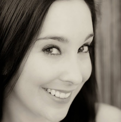 Jennifer Finch Photo 33