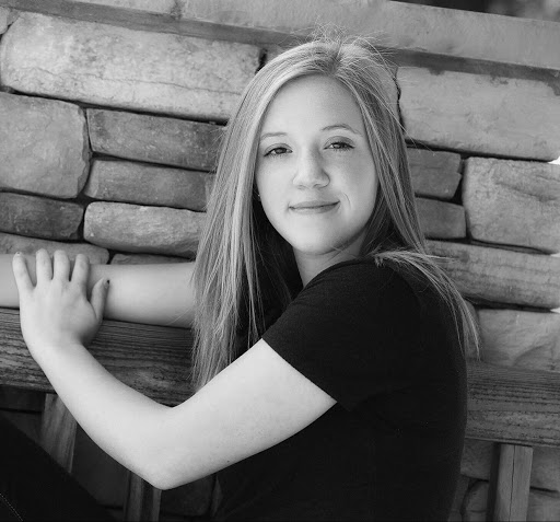 Emma Powell Photo 12