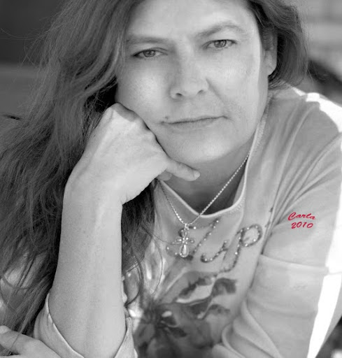 Carla Jones Photo 38