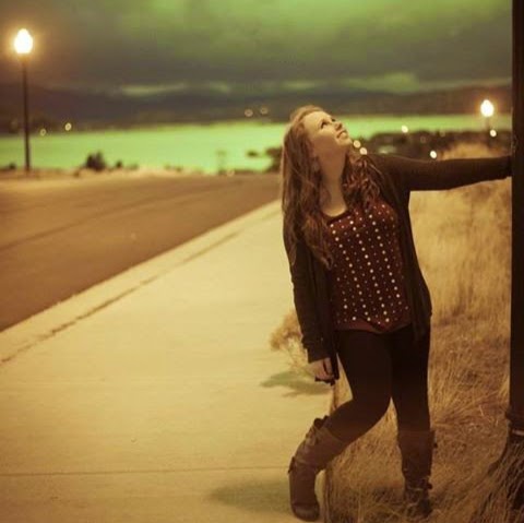 Jessica Jennings Photo 37