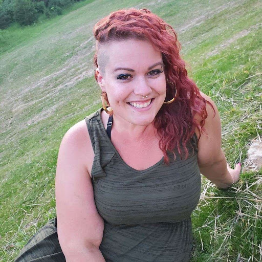 Leah Turner Photo 36
