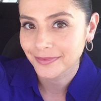 Elizabeth Salinas Photo 32