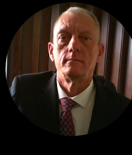 Christopher Holland Photo 25
