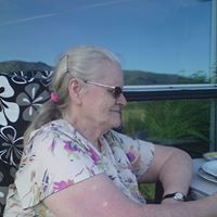 Karen Johansen Photo 25