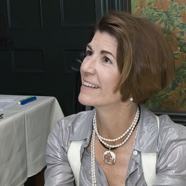 Amy Dickinson Photo 29