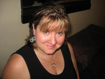 Julie Strickland Photo 37