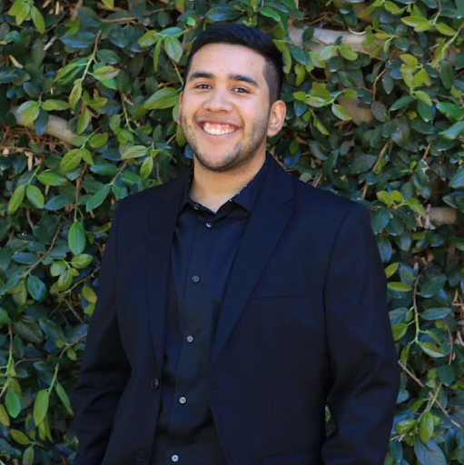 Julian Gonzalez Photo 33