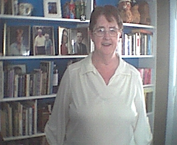 Elizabeth Henry Photo 23