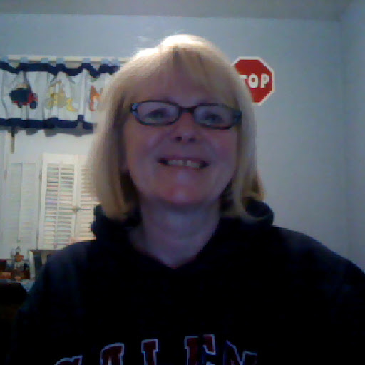 Paula Peterson Photo 36