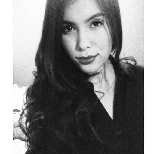 Liz Estrada Photo 13