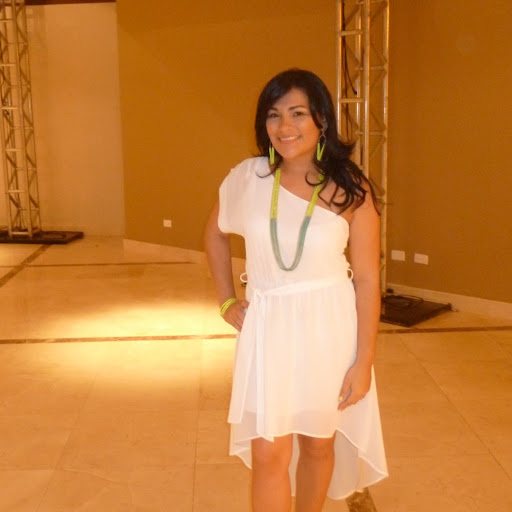 Elizabeth Caballero Photo 12