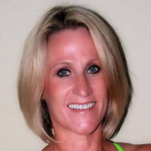 Teresa Lively Photo 32