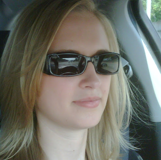 Amy Dyer Photo 10