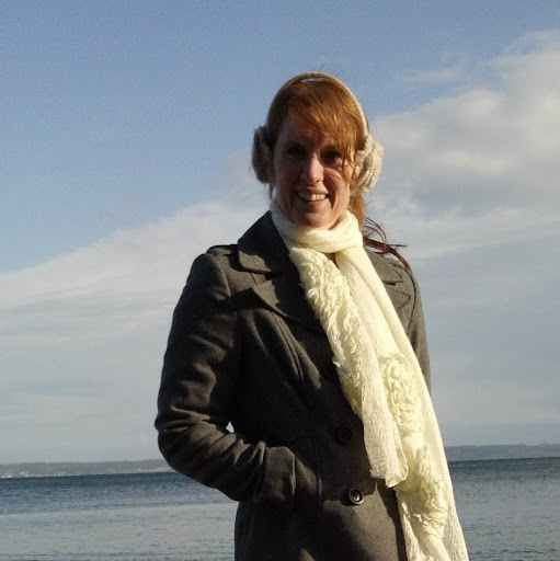 Aimee Edwards Photo 11